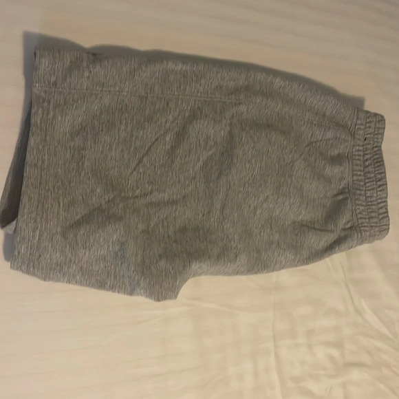 Abercrombie shorts - Picture 2 of 4